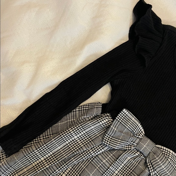 SHEIN Black and Gray Plaid Kids Dress - Picture 3 of 6